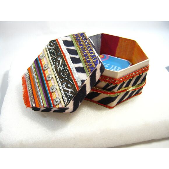 Keepsake Prayer Box for Mementos Photos Trinkets Jewelry Desk Items Potpourri - Picture 2 of 9